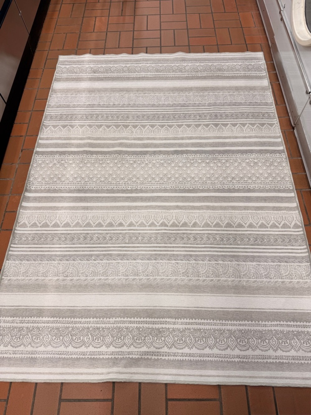 Ruggable Neutral Patterned Area Rug - Gray and White